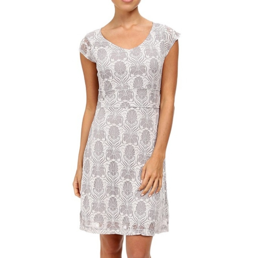 Used Women's Light Gray Merrell Flora Deco dress